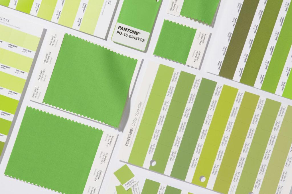 Grid completo Pantone® Greenery é a cor do ano de 2017 - AcrediteCo